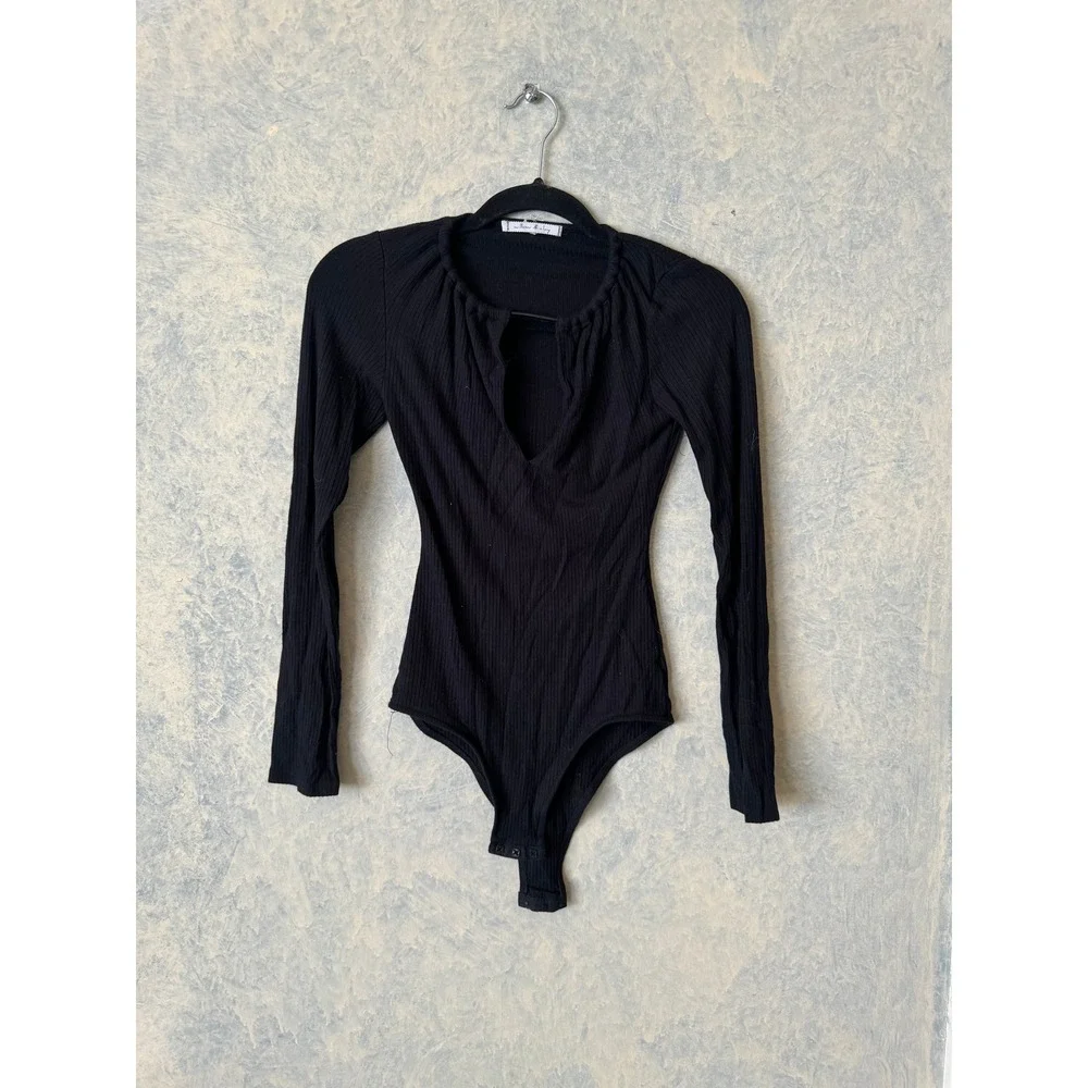 Willow & Clay Women's Black Keyhole Lined One Piece Bodysuit Size Small‎